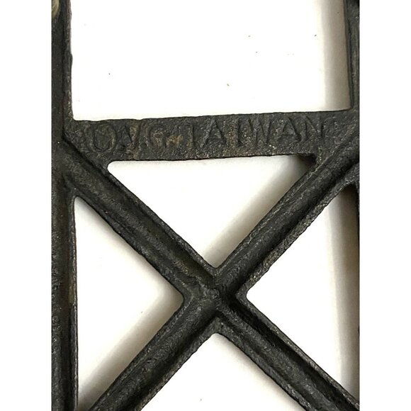 VINTAGE VICTOR GOLDMAN TIC  Tac Toe Cast Iron Trivet Hot Plate Holder - Picture 5 of 8